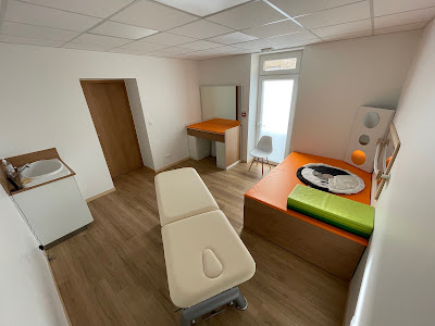 Cornic Vanessa Masseur-kinésithérapeute à Thue et Mue