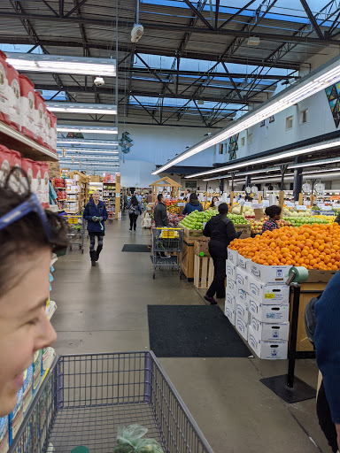 Supermarket «Berkeley Bowl West», reviews and photos, 920 Heinz Ave, Berkeley, CA 94710, USA