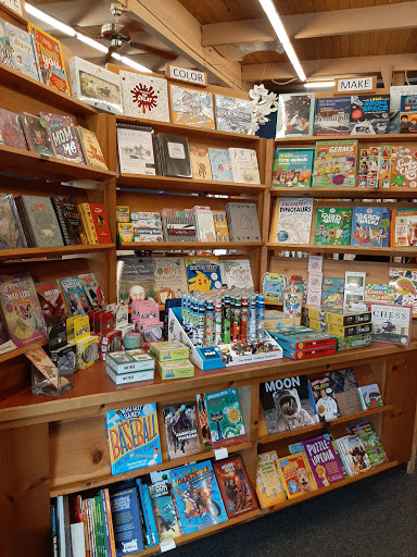 Book Store «Liberty Bay Books», reviews and photos, 18881 Front St NE # D, Poulsbo, WA 98370, USA