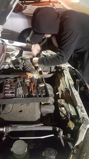 Auto Parts Store «AutoZone», reviews and photos, 2905 S Big Bend Blvd, Maplewood, MO 63143, USA