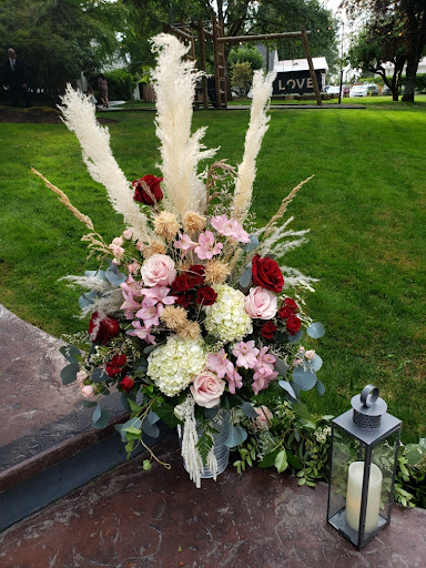 Florist «Crystals Flowers & Gifts», reviews and photos, 17314 Pacific Ave S, Spanaway, WA 98387, USA