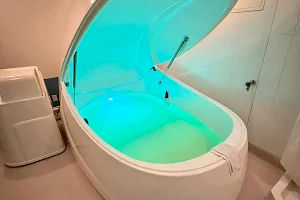 clear float spa image