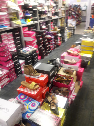 Shoe Store «Wholesale Fashion Shoes», reviews and photos, 4041 E Thomas Rd, Phoenix, AZ 85018, USA