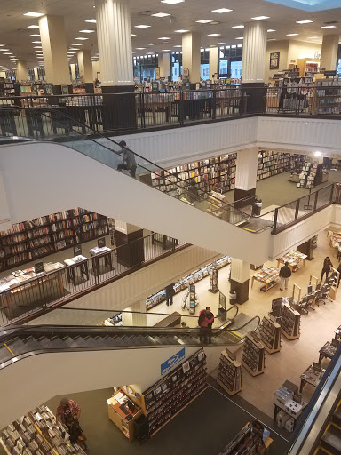 Book Store «Barnes & Noble», reviews and photos, 210 Americana Way, Glendale, CA 91210, USA