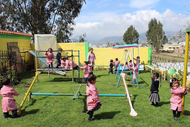 Unidad Educativa Nuestro Mundo Eco Rio - Riobamba