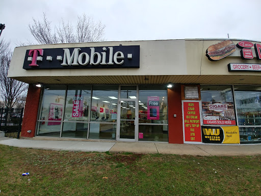 Cell Phone Store «T-Mobile», reviews and photos, 1578 Hempstead Pike, Elmont, NY 11003, USA