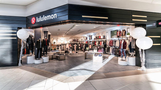 lululemon, 1639 West End Boulevard, St Louis Park, MN 55416, USA, 