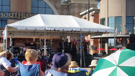 Movie Theater «AMC DINE-IN Southlands 16», reviews and photos, 23955 E Plaza Ave, Aurora, CO 80016, USA