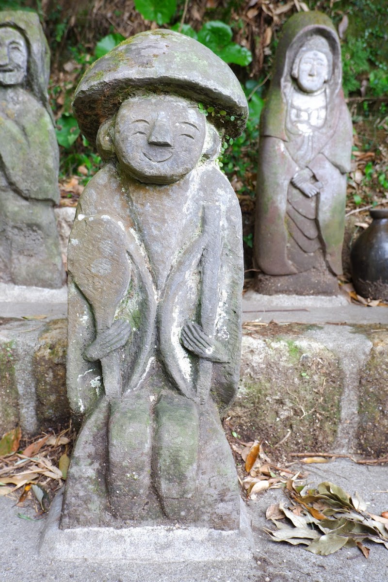 鍋倉の田の神群