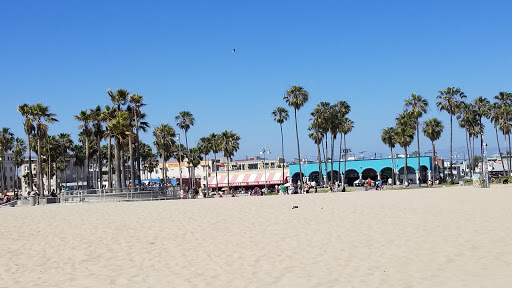 Book Store «Small World Books», reviews and photos, 1407 Ocean Front Walk, Venice, CA 90291, USA