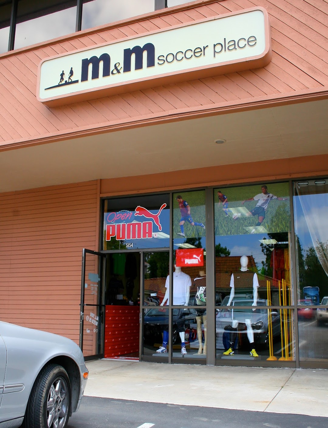 M&M Soccer Place