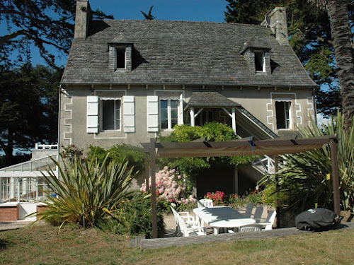 Lodge SAINT EFFAM:Grande maison face à la mer Location de vacances(Parc de Tregomer, Côte de Granit Rose) Plestin-les-Grèves
