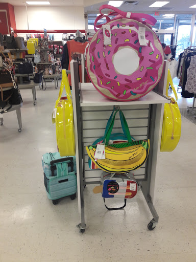 Department Store «T.J. Maxx», reviews and photos, 700 Broadway, Westwood, NJ 07675, USA