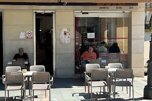 Cafetería Troyano image