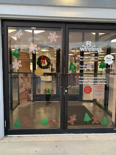 Cell Phone Store «Verizon Authorized Retailer / RW - Downingtown, PA», reviews and photos, 3903 Lincoln Hwy, Downingtown, PA 19335, USA