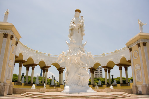 Climbing walls in Maracaibo