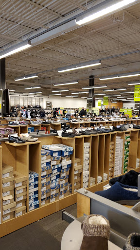 Shoe Store «DSW Designer Shoe Warehouse», reviews and photos, 3635 28th St SE, Grand Rapids, MI 49512, USA
