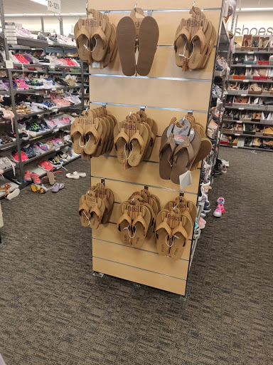 Department Store «Nordstrom Rack Sunset Valley Shopping Center», reviews and photos, 5601 Brodie Ln, Sunset Valley, TX 78745, USA