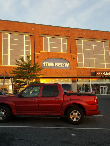 Variety Store «Five Below», reviews and photos, 846 Pelham Pkwy, Pelham, NY 10803, USA