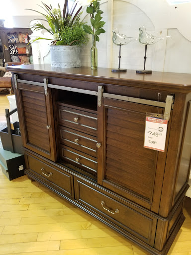 Furniture Store «American Signature Furniture», reviews and photos, 7230 US-19, Pinellas Park, FL 33781, USA