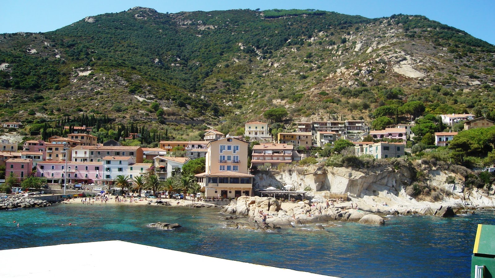 Foto af Cala del Lazzaretto med lys sand overflade