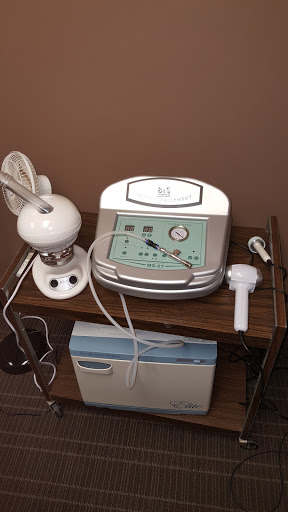 Beauty Salon «Radiant FX Salon & Day Spa», reviews and photos, 3808 1st Ave NE, Cedar Rapids, IA 52402, USA