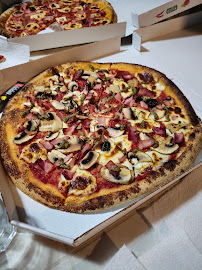 Plats et boissons du Pizzeria Dark-Garoh Pizza à Martigues - n°3