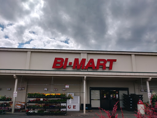 Department Store «Bi-Mart», reviews and photos, 1635 SW Baker St, McMinnville, OR 97128, USA
