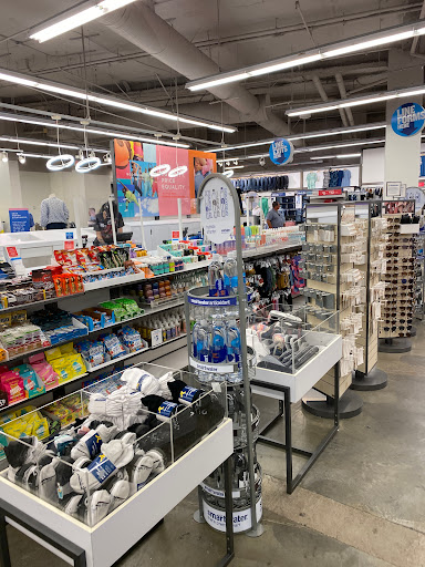 Clothing Store «Old Navy», reviews and photos, 634 Spectrum Center Dr, Irvine, CA 92618, USA