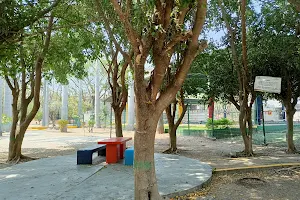Oriente Park image
