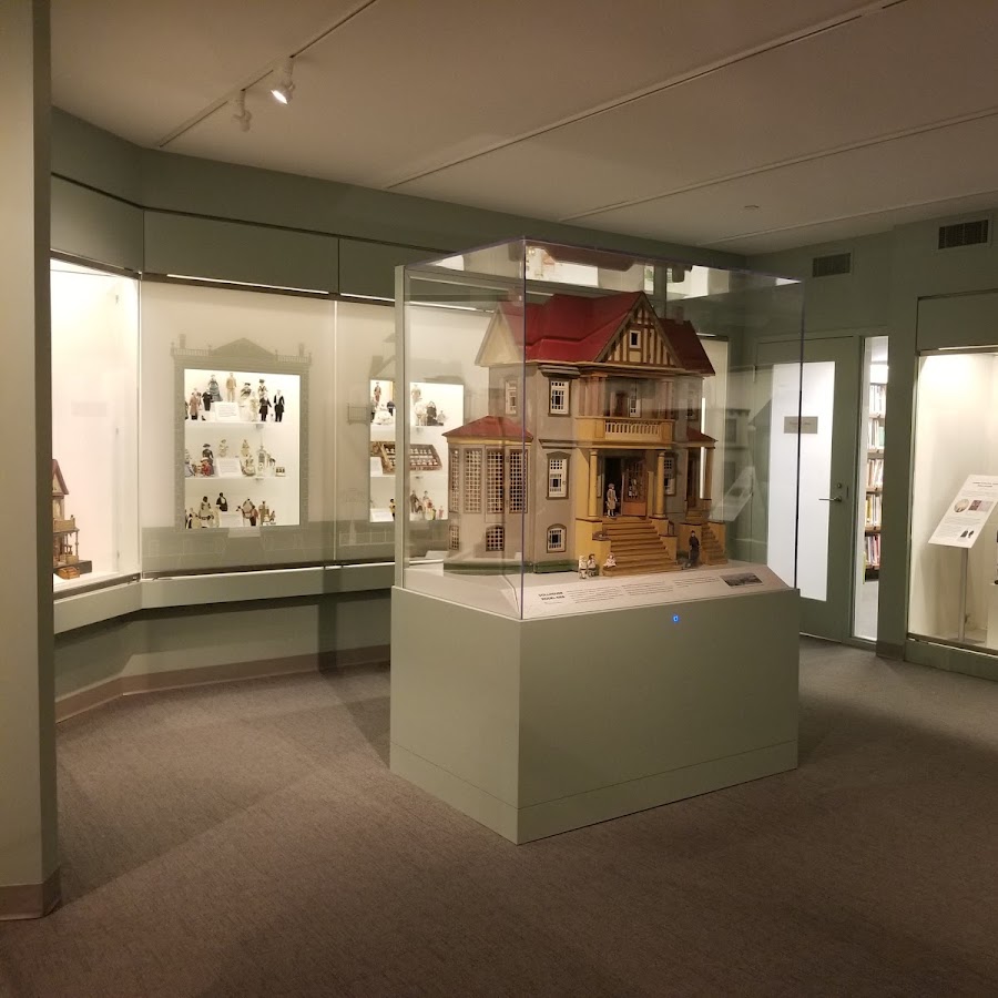 The National Museum of Toys and Miniatures