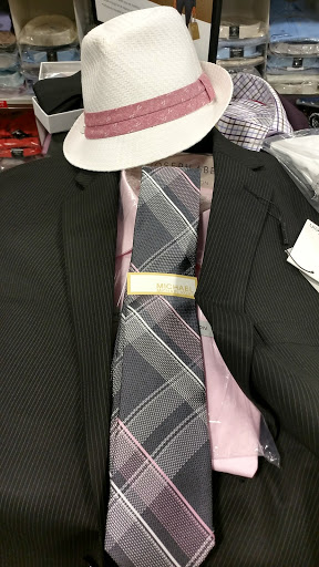 Clothing Store «K&G Fashion Superstore», reviews and photos, 1526 Golden Gate Plaza, Mayfield Heights, OH 44124, USA