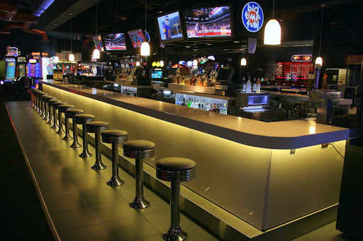 Dave & Buster's