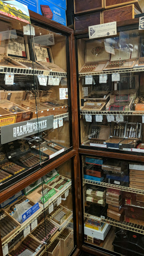Tobacco Shop «Euphoria Cigar and Hookah Lounge», reviews and photos, 1565 Black Rock Turnpike, Fairfield, CT 06825, USA