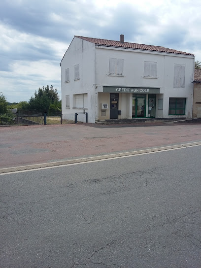 Photo du Banque Crédit Agricole Charente-Maritime Deux-Sèvres à Montlieu-la-Garde