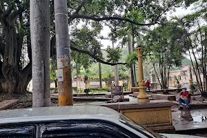 Parque El Obelisco image