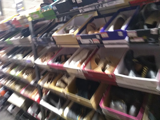 Shoe Store «DSW Designer Shoe Warehouse», reviews and photos, 1 Walden Galleria, Buffalo, NY 14225, USA