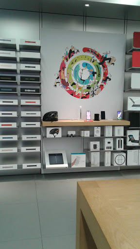 Computer Store «Apple Queens Center», reviews and photos, 90-15 Queens Blvd, Elmhurst, NY 11373, USA