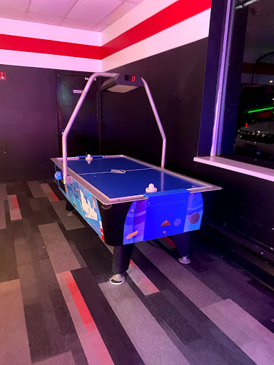 Bowling Alley «Brunswick Zone Niles Lanes», reviews and photos, 7333 N Milwaukee Ave, Niles, IL 60714, USA