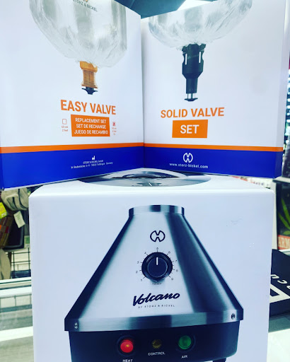 Tobacco Shop «Xpress Smoke Shop, Vape Shop, & Hookahs! FM 1960», reviews and photos, 9573 Farm to Market 1960 Rd W b, Houston, TX 77064, USA