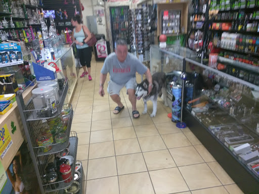 Tobacco Shop «Crystal Smoke Shop», reviews and photos, 602 W Union Hills Dr, Phoenix, AZ 85027, USA