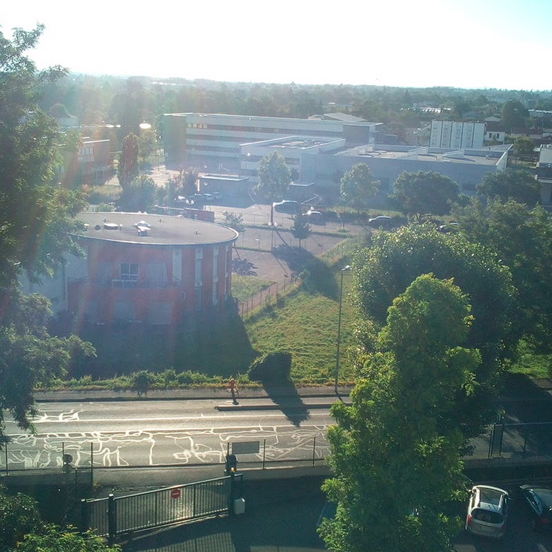 Lycée Charlie Chaplin