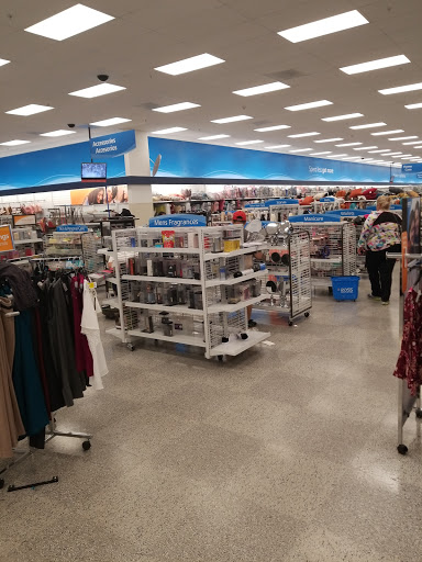 Clothing Store «Ross Dress for Less», reviews and photos, 3203 N State Rd 7, Lauderdale Lakes, FL 33319, USA