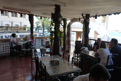 Corniche Cafe - JHF5+G2X, 924, Muscat, Oman