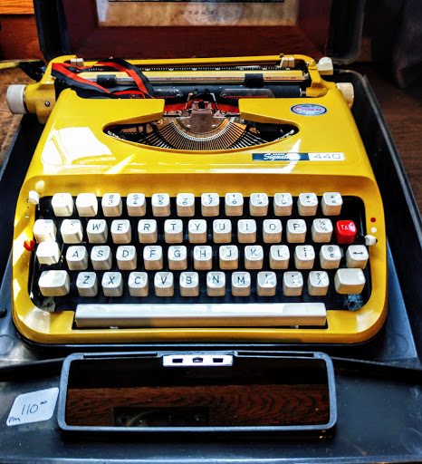 Antique Furniture Store «Hip and Humble», reviews and photos, 401 E Main St, Berryville, VA 22611, USA