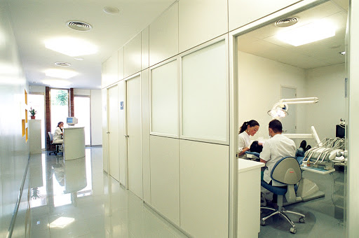 CLÍNICA DENTAL FRÍAS en Berga, Barcelona