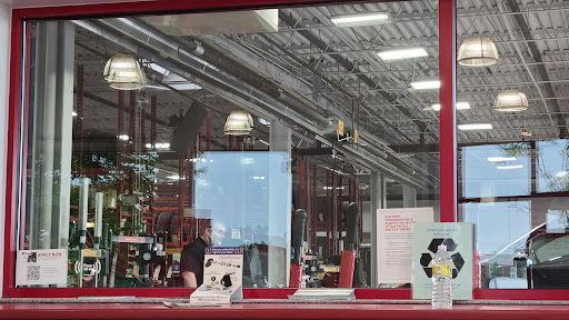 Tire Shop «Discount Tire Store - Schaumburg, IL», reviews and photos, 400 W Higgins Rd, Schaumburg, IL 60195, USA