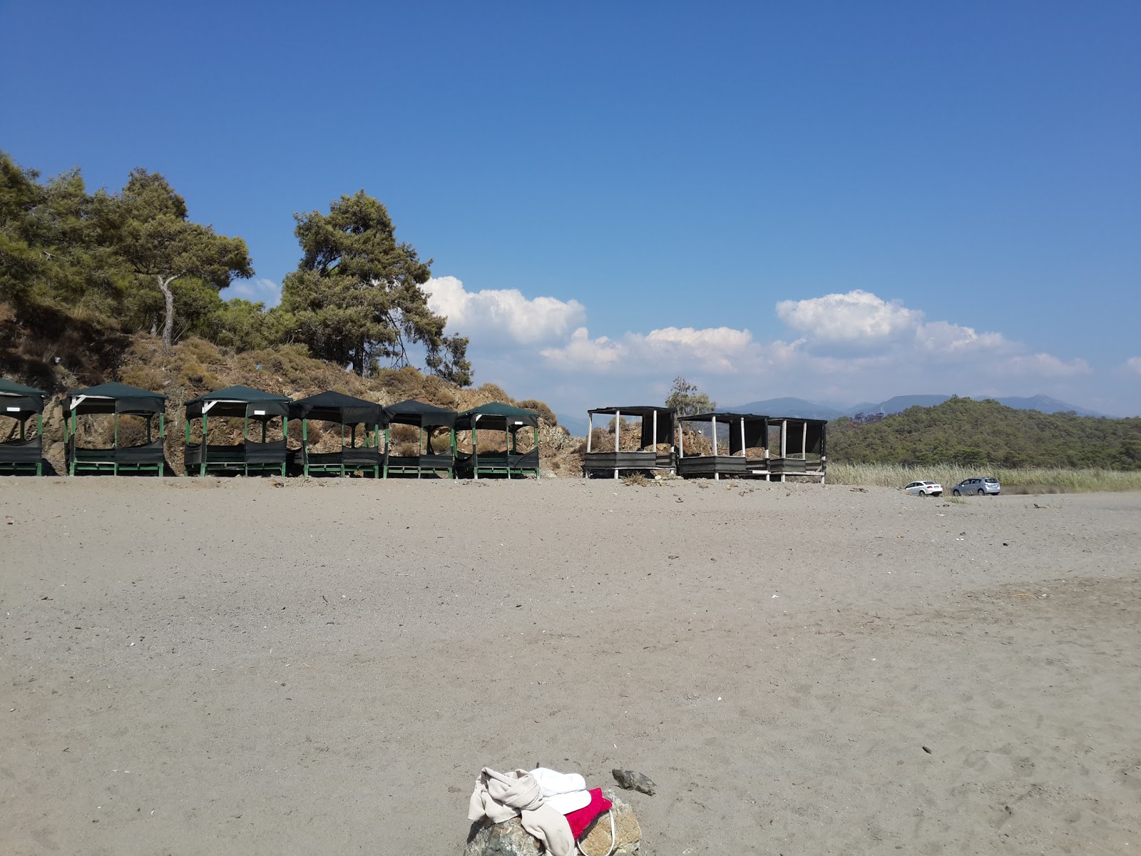 Photo of Karaot beach and the settlement