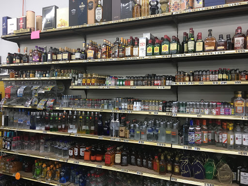 Liquor Store «Rosemont Liquors», reviews and photos, 9515 W Higgins Rd, Rosemont, IL 60018, USA