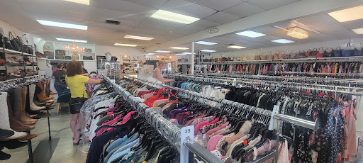 Consignment Shop «SecondHand Savvys», reviews and photos, 210 S Kings Ave, Brandon, FL 33511, USA